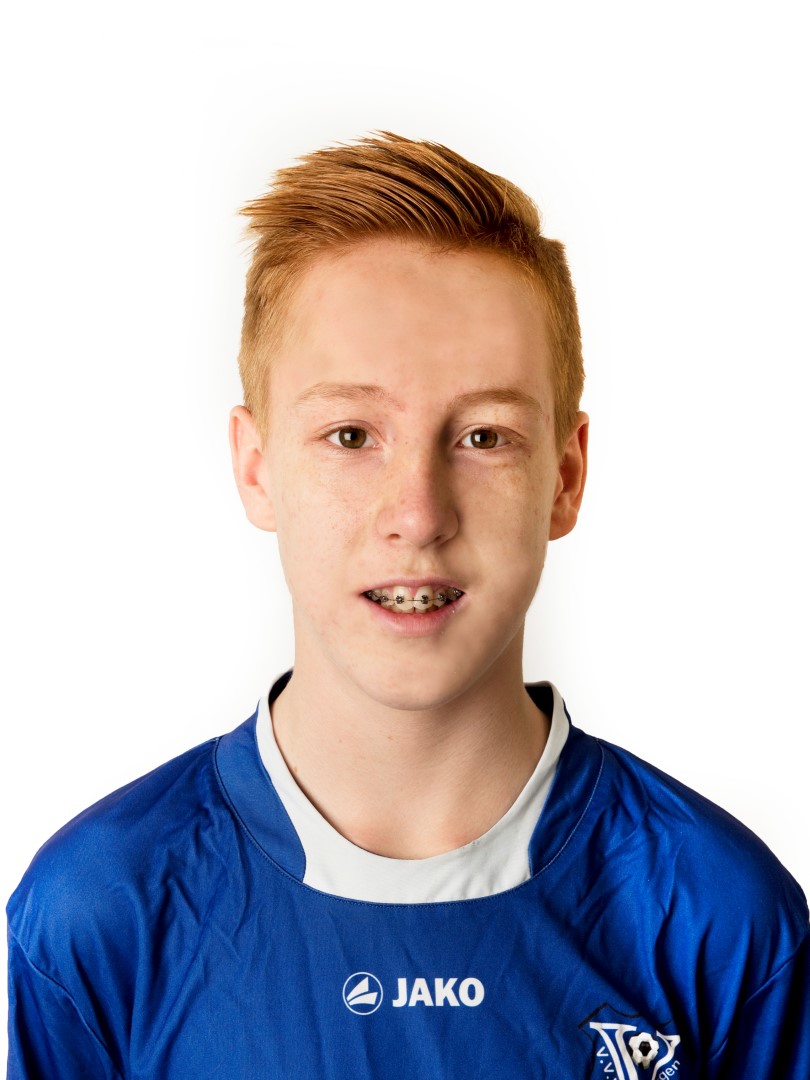 13 Levi van der Beek