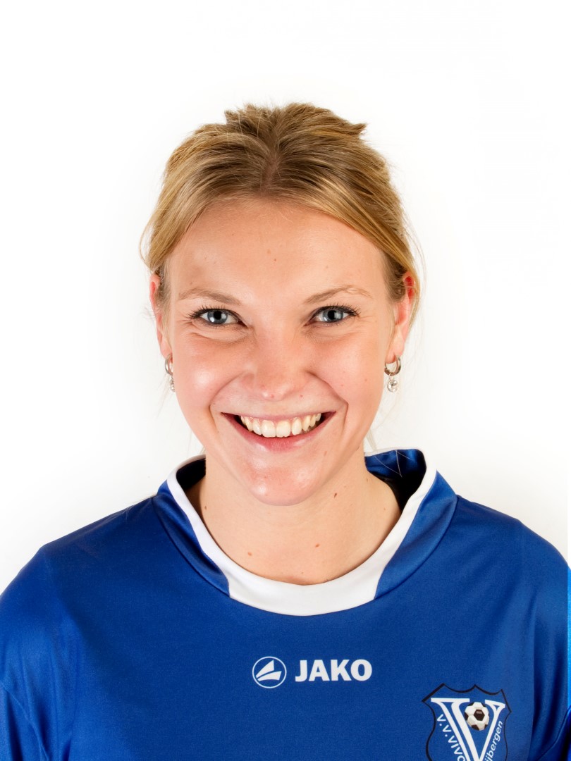 12 Tessa Schneider